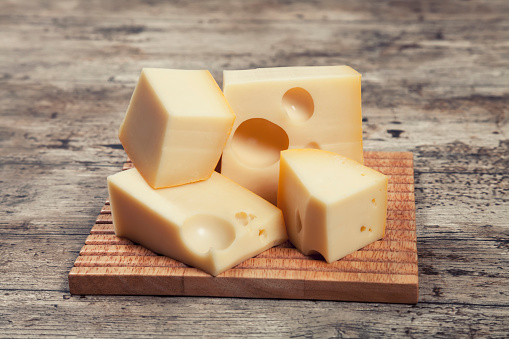 queso queso Lo que comes no es queso, es madera