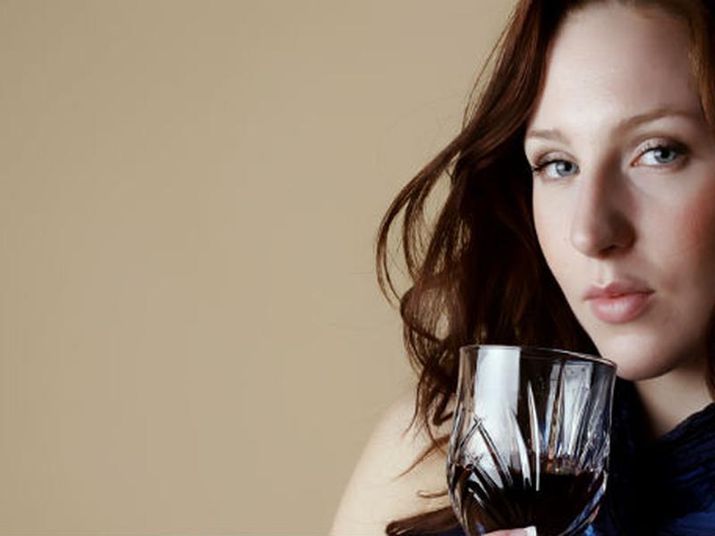 Existen cuadros depresivos entre las mujeres alcohólicas