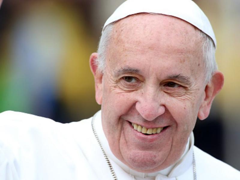 Papa Francisco saludando sonriente / Foto: Getty Images