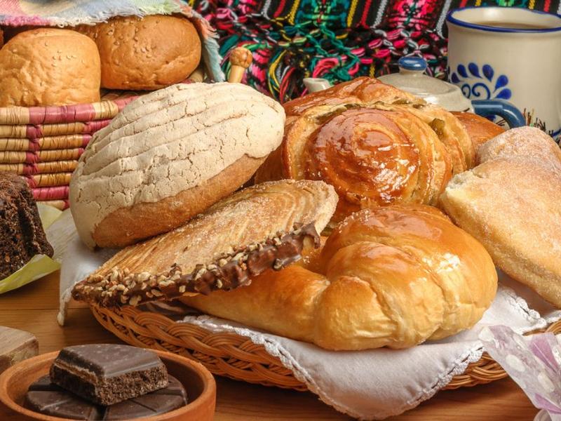 Canasta de pan dulce que es parte del top 10 de alimentos chatarra