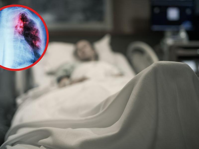 Mujer en la cama de un hospital 