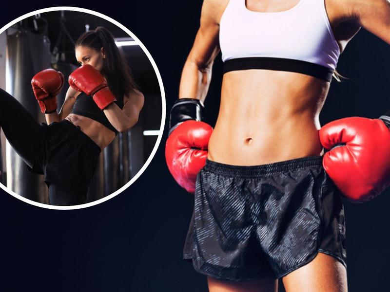 Mujer realiza kickboxing 