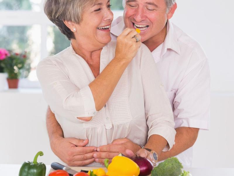 La alimentación básica adaptada impacta positivamente en el adulto mayor