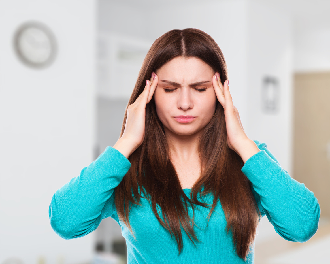 El estrés produce dolor de cabeza, y cuando éste es muy fuerte puede llegar al cuero cabelludo, que está conectado a miles de terminaciones nerviosas.