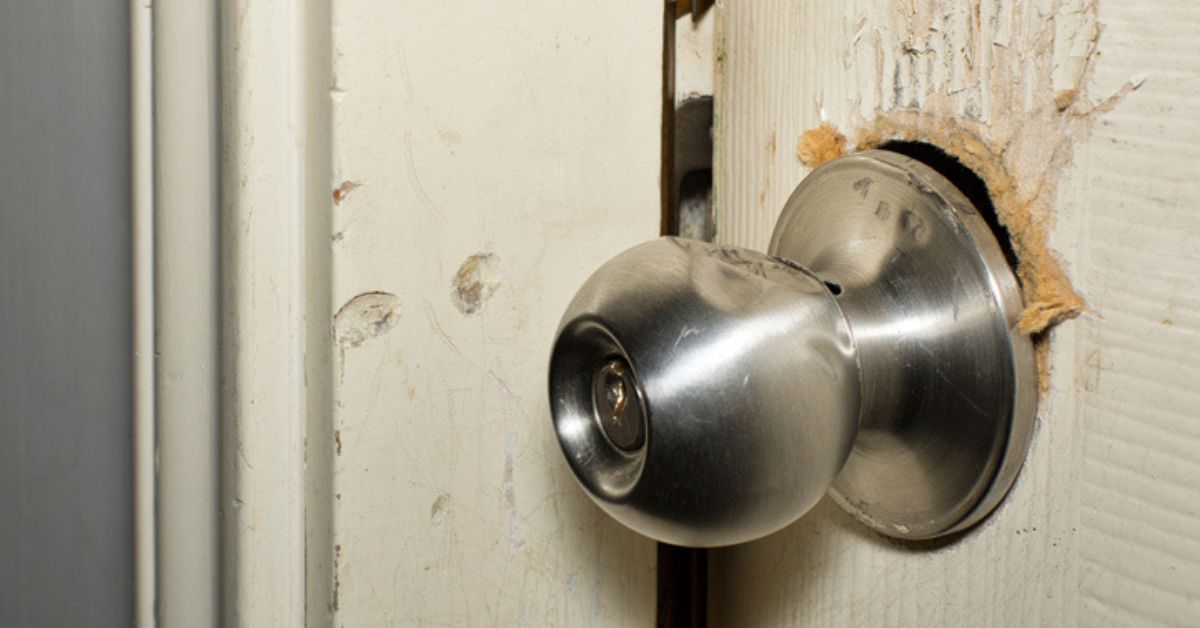 Amado Abigarrado Intercambiar Cómo abrir una puerta cuando no tienes llaves (o la cerradura se  descompuso): 2 trucos infalibles