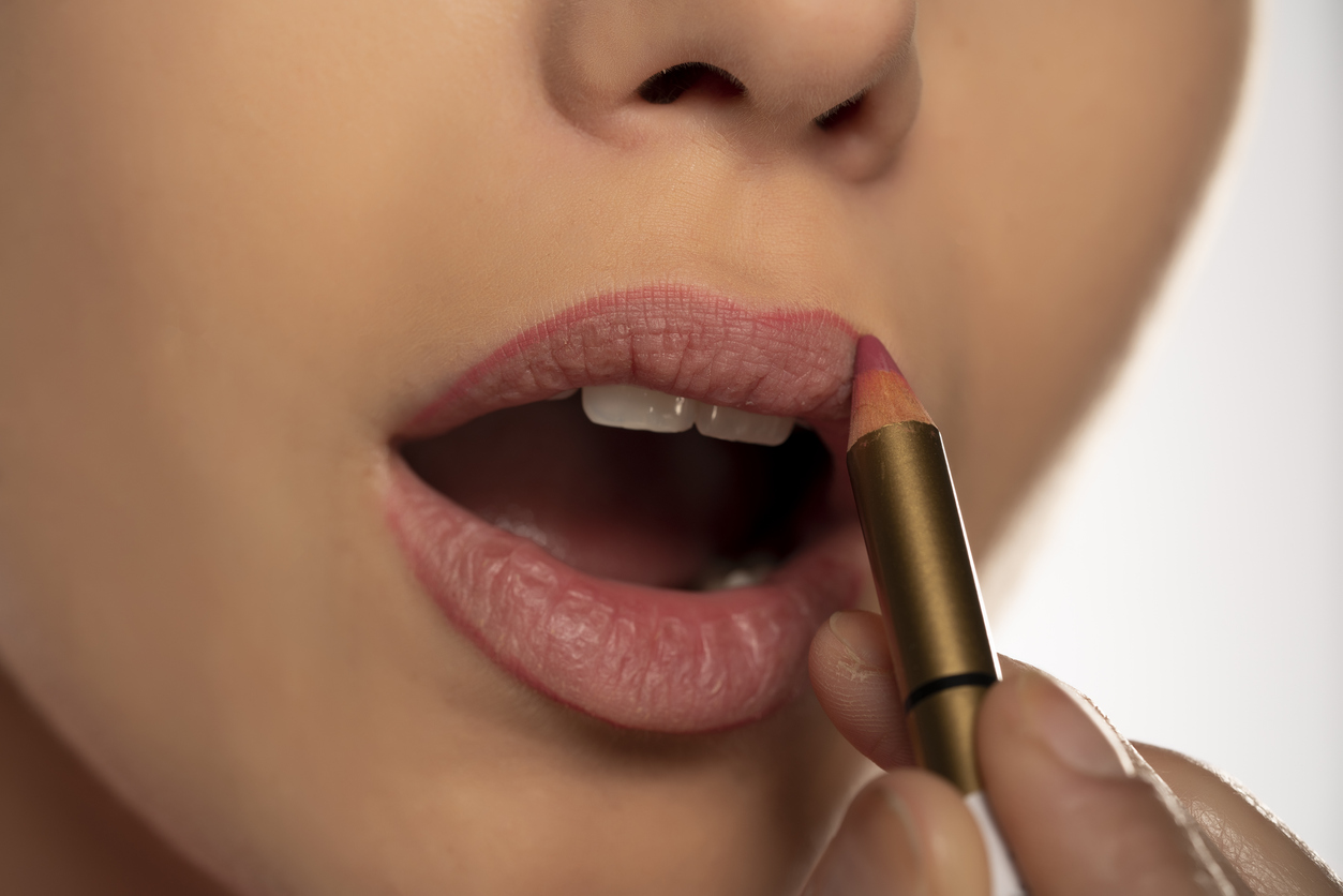 Luce unos labios más carnosos sin botox: 4 de maquillaje que aportan volumen