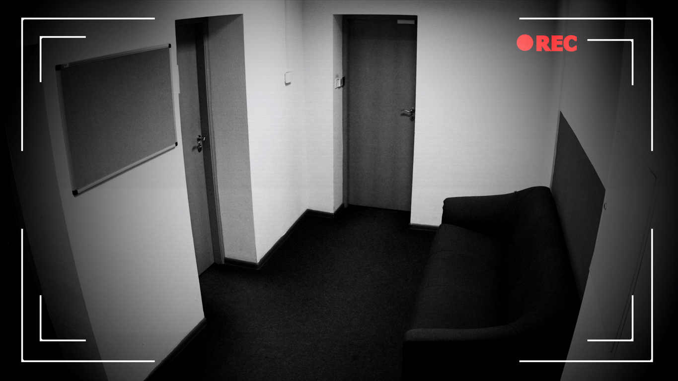 Colonos boxeo Penetración Cómo saber si hay cámaras ocultas en la habitación de un hotel?