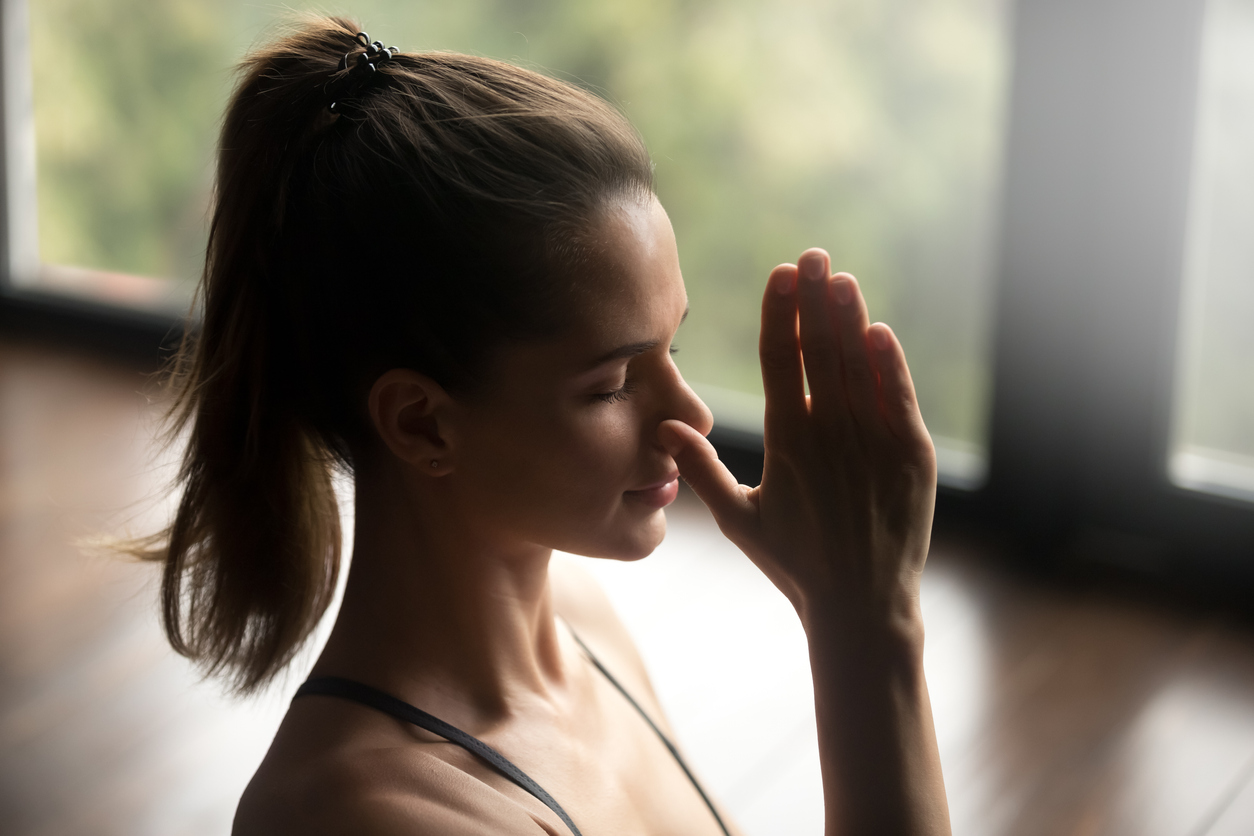 3 ejercicios de respiración que sí funcionan para controlar el estrés y la ansiedad