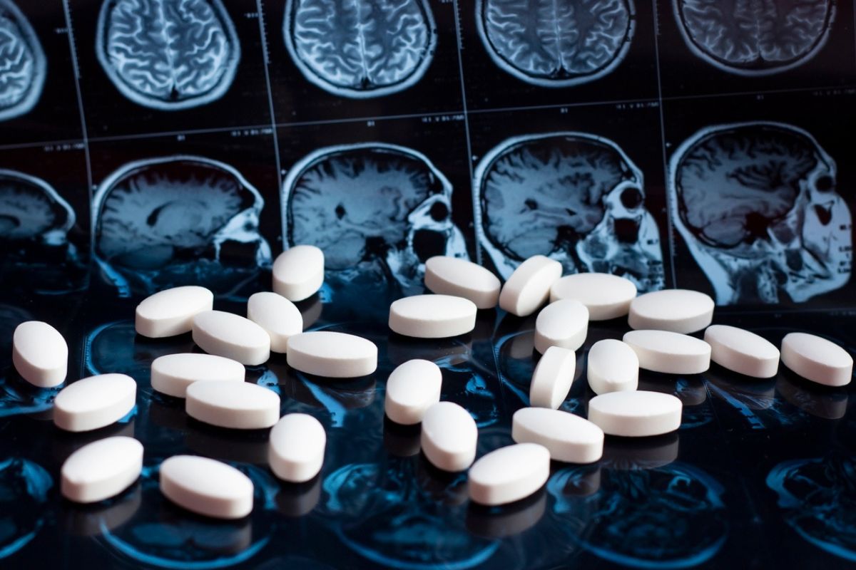 Medicamentos contra el VIH podrían reducir el riesgo de desarrollar Alzheimer, según estudio