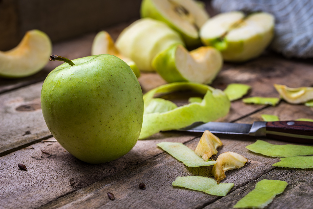 Elimina el estreñimiento crónico: 4 razones más para comer una manzana verde en ayunas