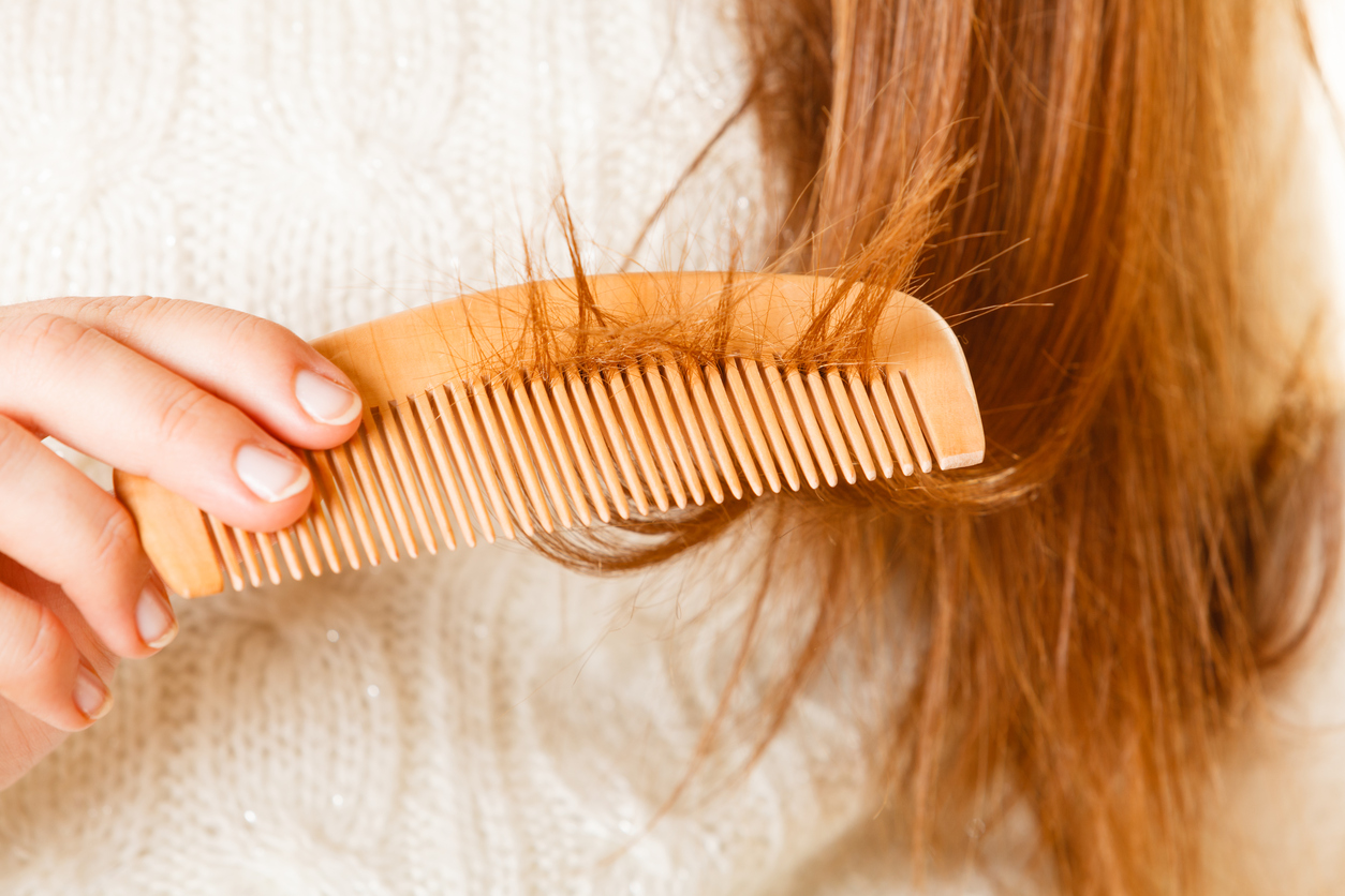 Por qué se hace frizz en el cabello
