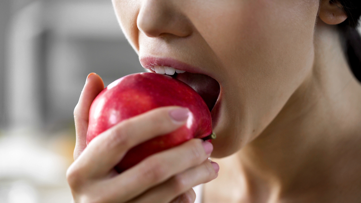 Consumir dos manzanas diariamente ayuda a disminuir el colesterol