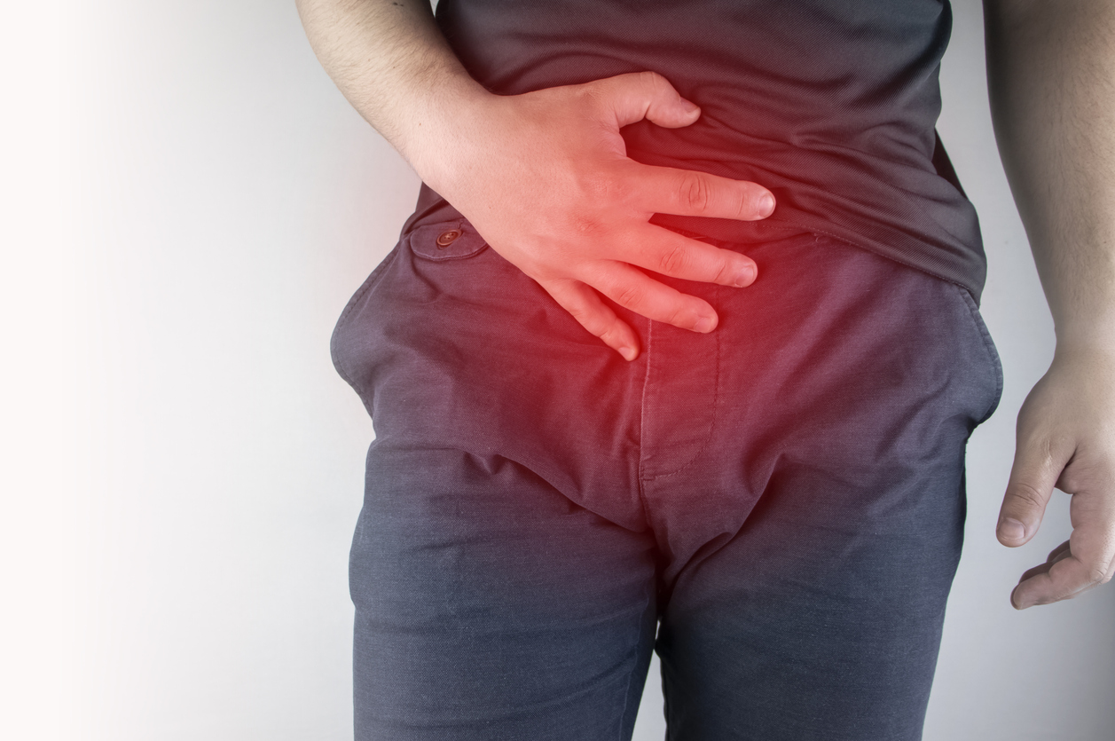 ¿Qué es la epididimitis, por qué causa hinchazón y dolor en los testículos?