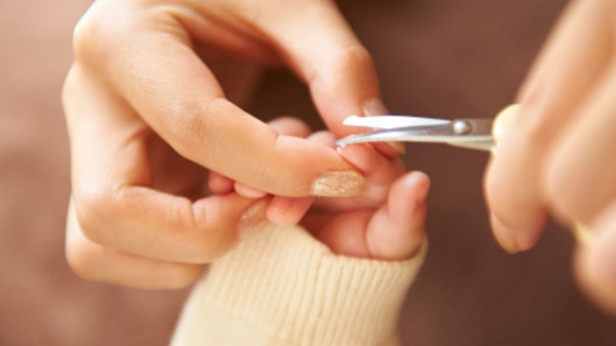Cómo y cuándo cortar las uñas a un recién nacido