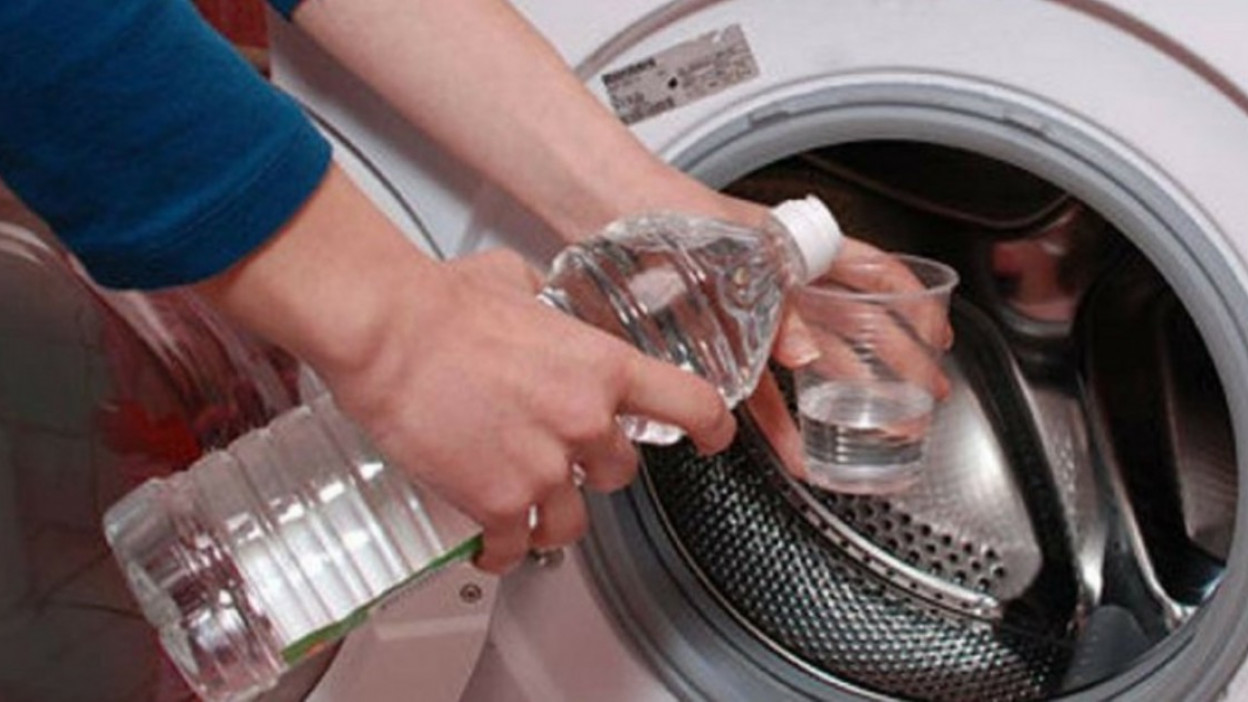 Similar raíz cavidad Limpia tu lavadora a profundidad para que no deje pelusas en la ropa: 3  trucos infalibles