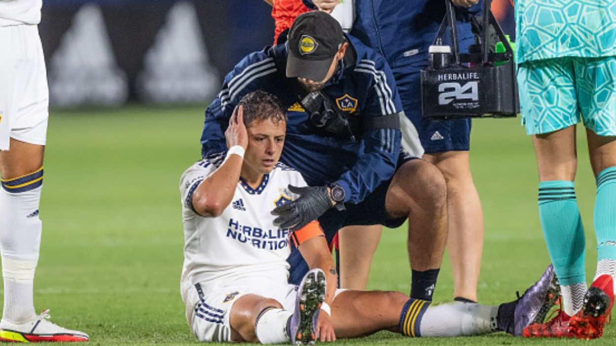 ‘Chicharito’ Hernández with a serious injury that could cut short his career