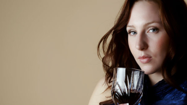 Existen cuadros depresivos entre las mujeres alcohólicas