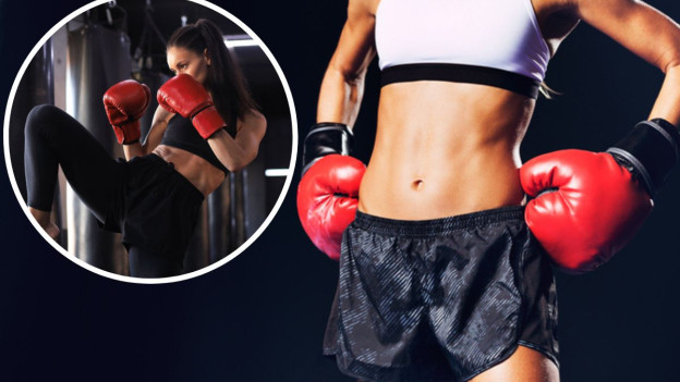 Mujer realiza kickboxing 