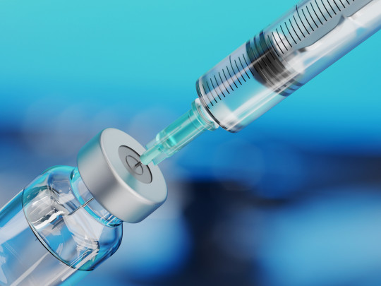 Jeringa tomando Vacuna contra Chikungunya muestra resultados prometedores