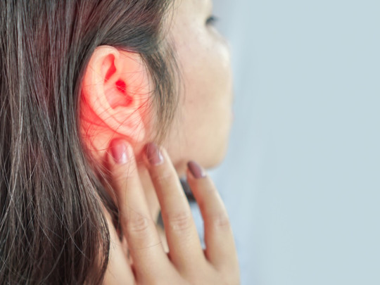¿Prestar tus audífonos podría provocarte fuerte infección en los oídos ...