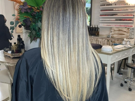 Mujer con mechas melting