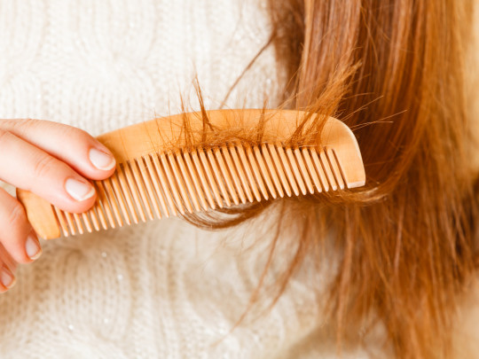 Por qué se hace frizz en el cabello