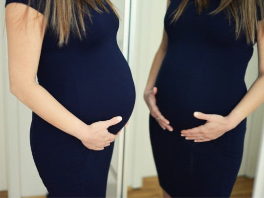 Mujer nota que su embarazo se nota más al final