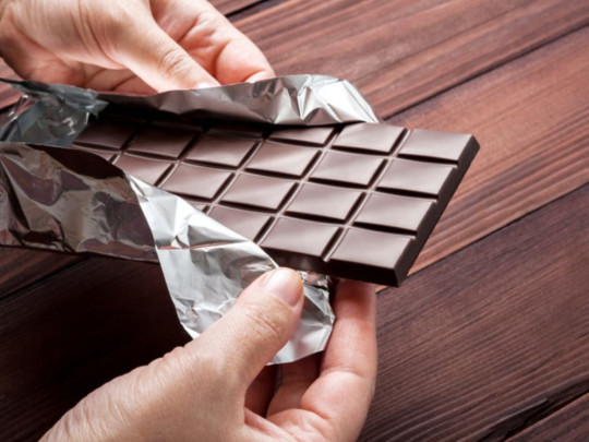 Barra de chocolate para explicar sus beneficios