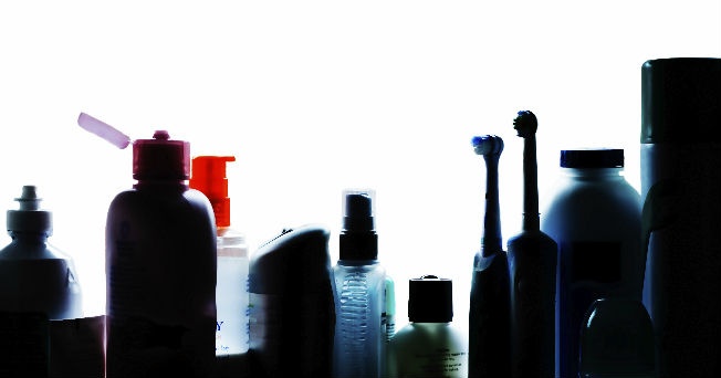 Alerta con químicos en cosméticos asociados a alergias