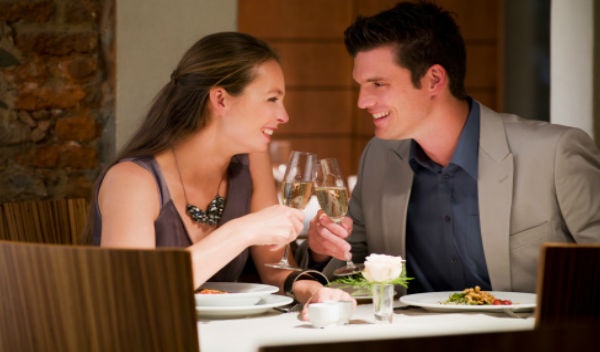 4 tips para que tu primera cita romántica sea “segura”