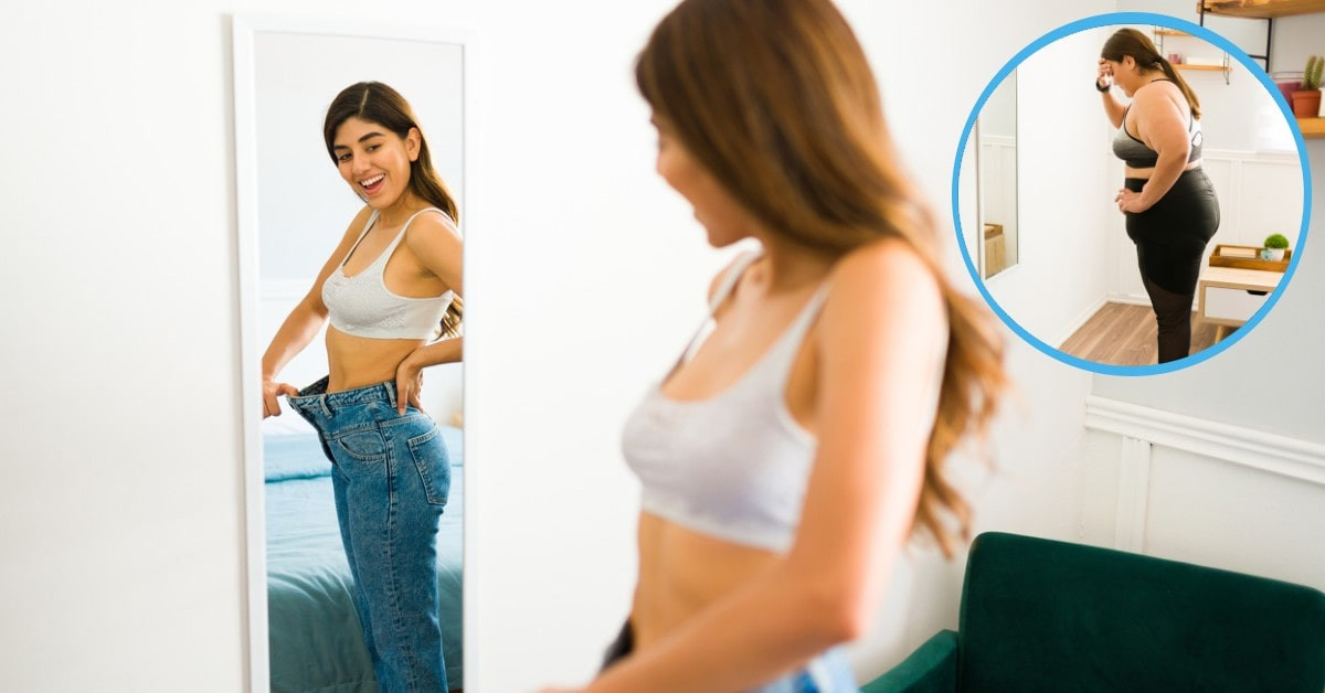 Mujer con pantalón holgado mirándose frente al espejo.